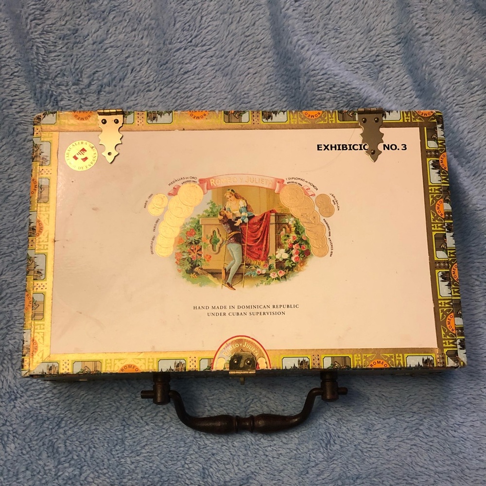 Cigar Hand Crafted Ladies Purse.